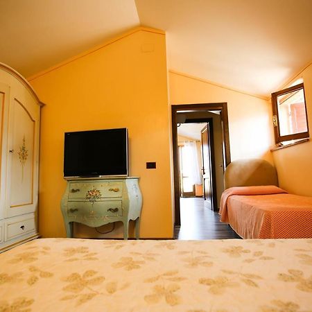 Hotel Benedetti Campello sul Clitunno Exterior photo