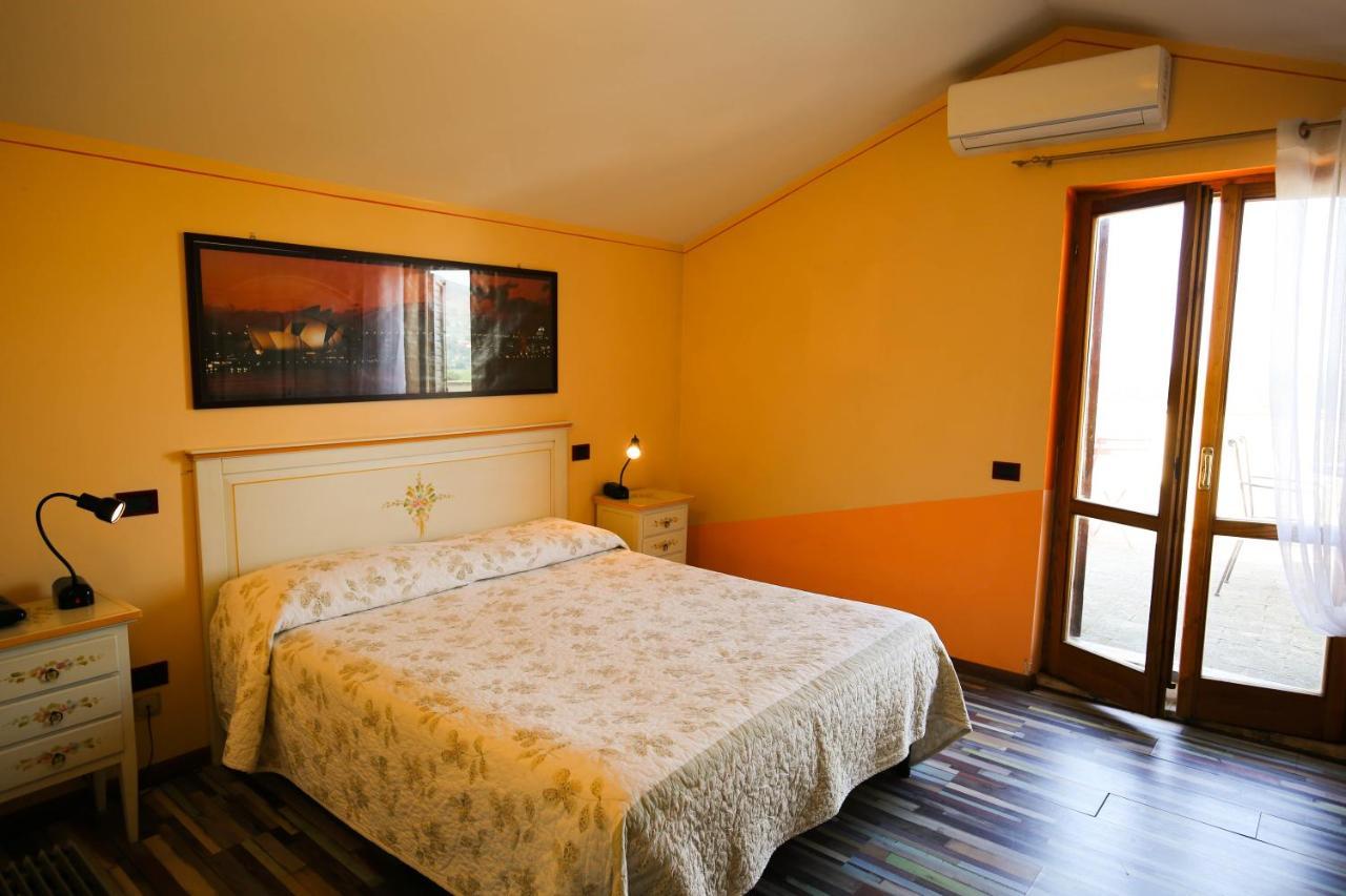 Hotel Benedetti Campello sul Clitunno Exterior photo